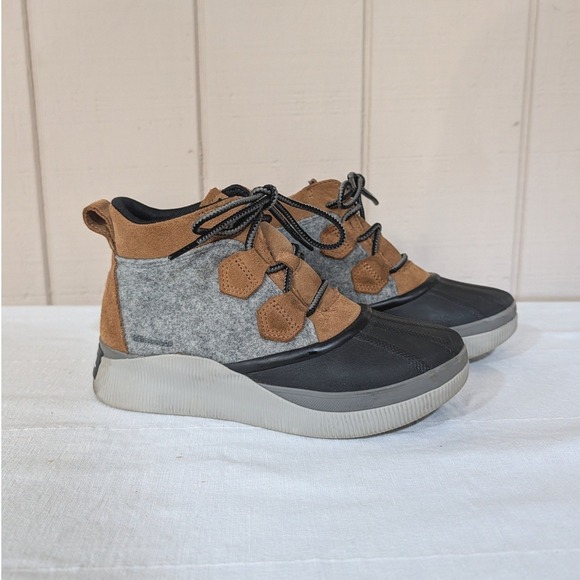Sorel Shoes - Sorel Out N About III Classic Waterproof Duck Boots Tan Grey Black 2099101244 8